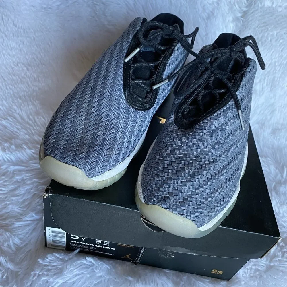 Air Jordan Future Low BG Cool Grey Retro Shoes Sneakers Size 5Y Womens Sz 6.5